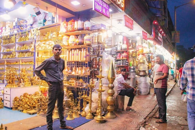 Mumbai: Street Food and Night Markets Tour - What the guides add