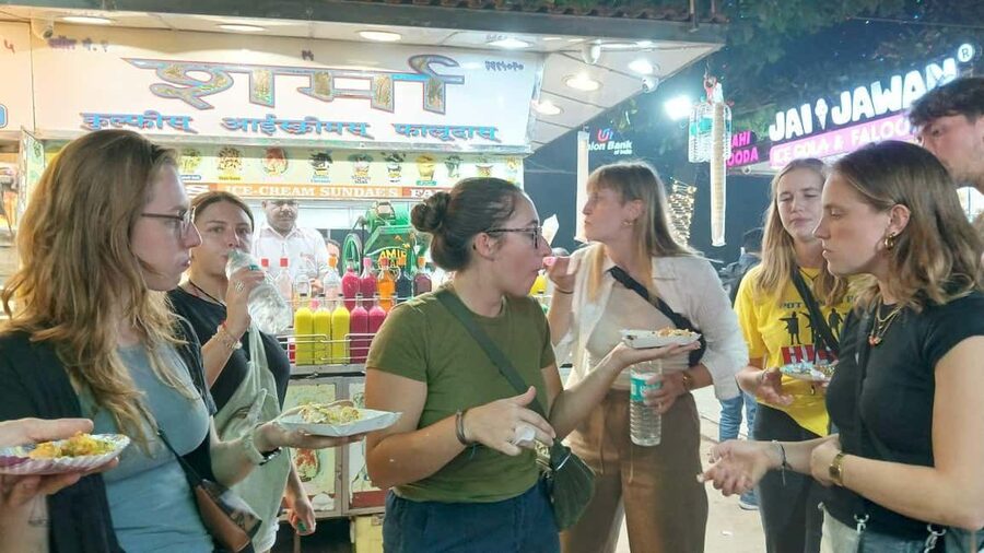 Mumbai Street Food Tour with Evening Bazaar Walk - Why this Mumbai food tour works so well