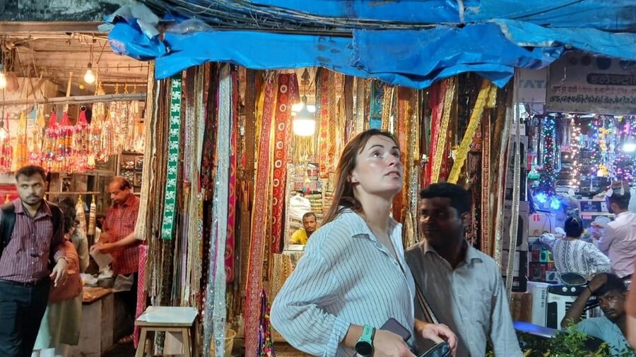 Mumbai Street Food Tour with Evening Bazaar Walk - The 120-year-old ice cream finish