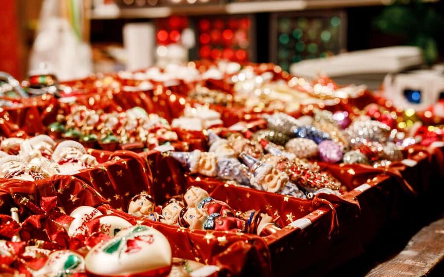 Munich Premium Christmas Market Hopping with Sightseeing Tour - Bavarian customs, stories, and the Christmas quiz