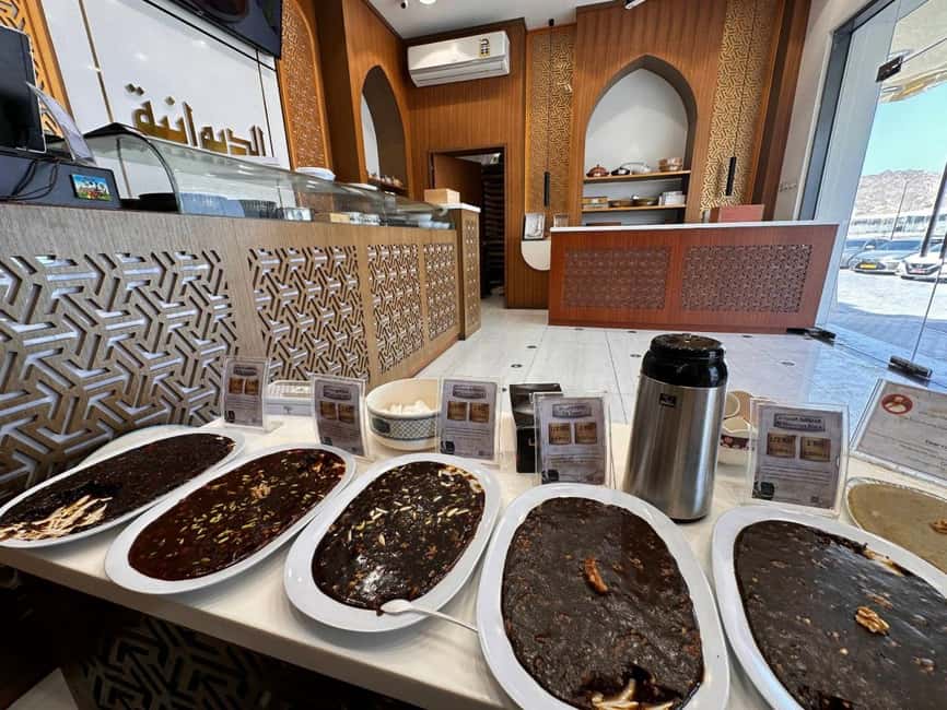 Muscat: Guided Walking Tour of Corniche, Souq & Mutrah Fort - A compact introduction to old Muscat