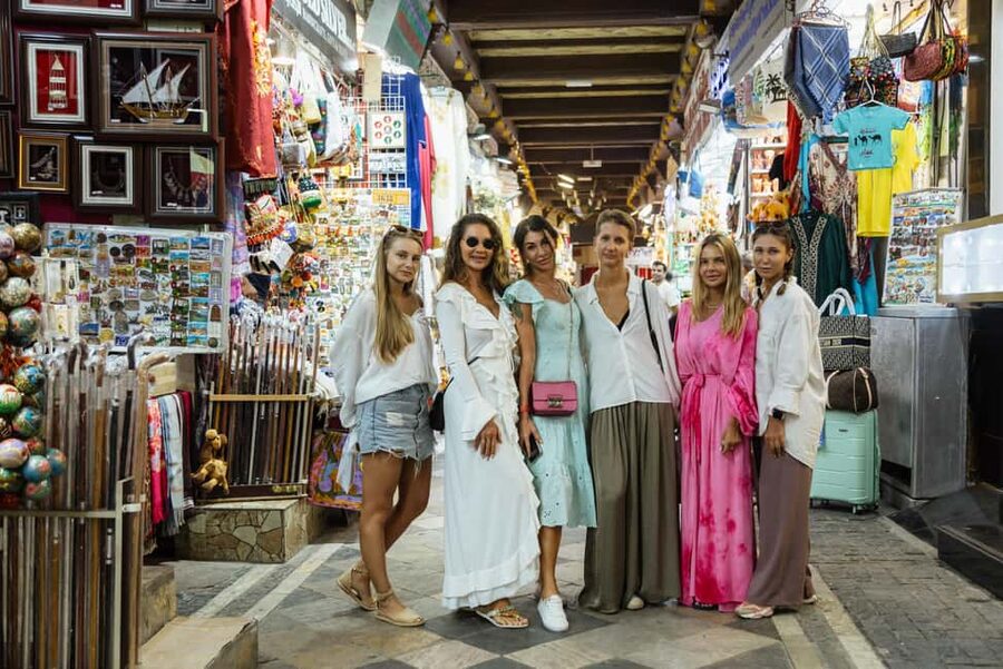 Muscat: Guided Walking Tour of Corniche, Souq & Mutrah Fort - Starting outside the Mutrah Fish Market
