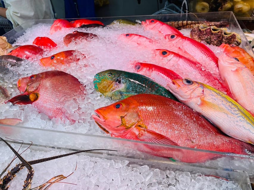 Naha Makishi Public Market : Sushi making experience - Eight pieces, local fish, and a relaxed shared meal
