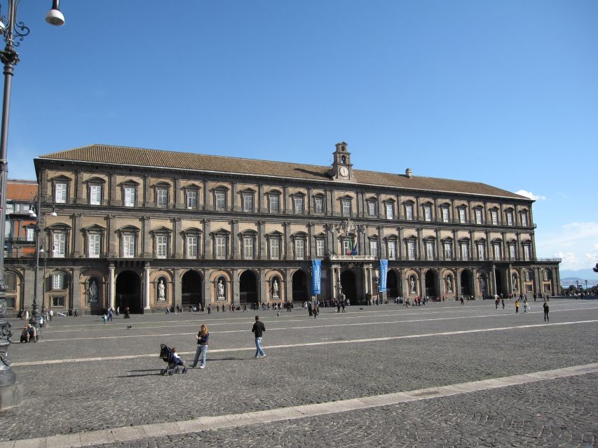 Naples: City and Street Food Market - Starting at Piazza Municipio beside the port