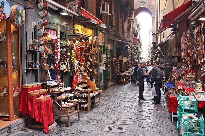 Naples Street Food Experience with local guide - Small Group Tour - Starting near Piazza Municipio and Castel Nuovo