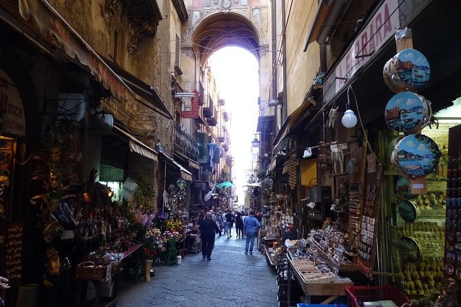 Naples Street Food Experience with local guide - Small Group Tour - Walking Via Toledo with food along the way