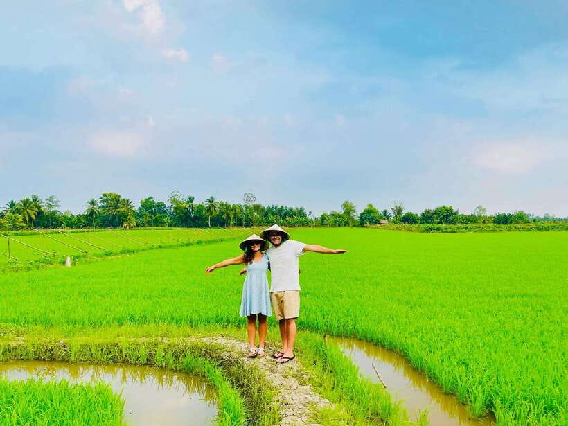 Nature reservation and Floating Market - Guides and the small-group advantage