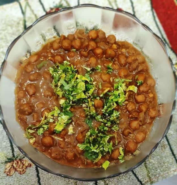 New Delhi: Traditional Indian Cooking Class & Market Visit - Tea, plants, and a family home