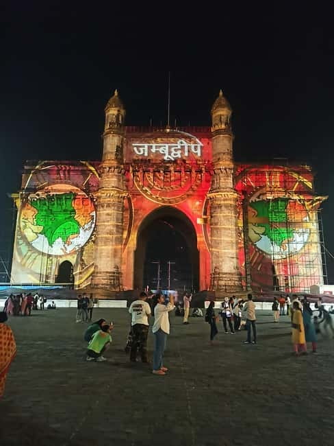 Night Tour: Mumbai’s Nights & Buzzing Bazaars - Crawford Market and the evening shopping stop
