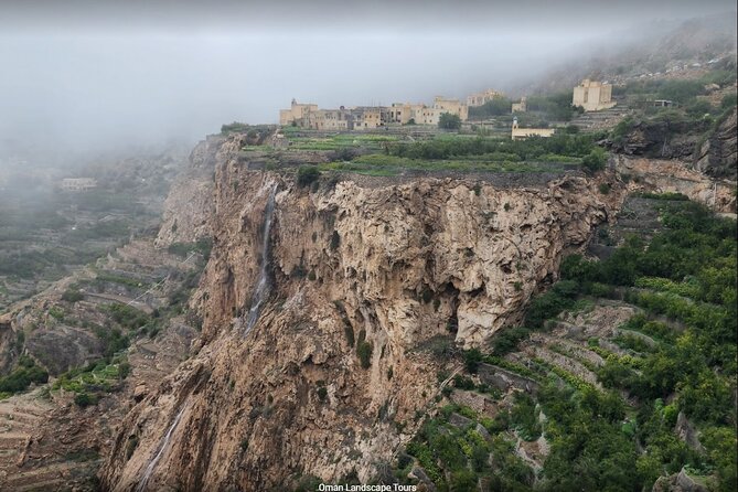 Nizwa Fort-Nizwa Souq-Birkat Al Mouz-Jebel Akhdar - Private Full Day Tour - Pausing at Birkat Al Mouz ruins