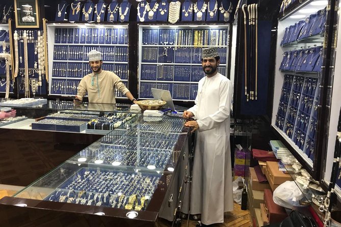 Nizwa Market, Nizwa Fort, Misfat Al Abriyeen, Jabal Shams - Nizwa Souq: start with Oman’s everyday side