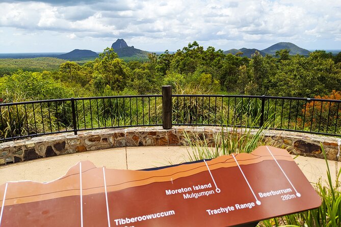 Noosa, Eumundi Markets, Glass House Mountains from Brisbane - Noosa Main Beach and a short coastal break