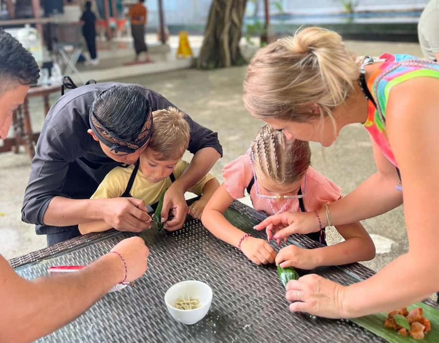 Nusa Dua: Balinese Cooking Class with Market Tour - Chef Teddy and the small-group format