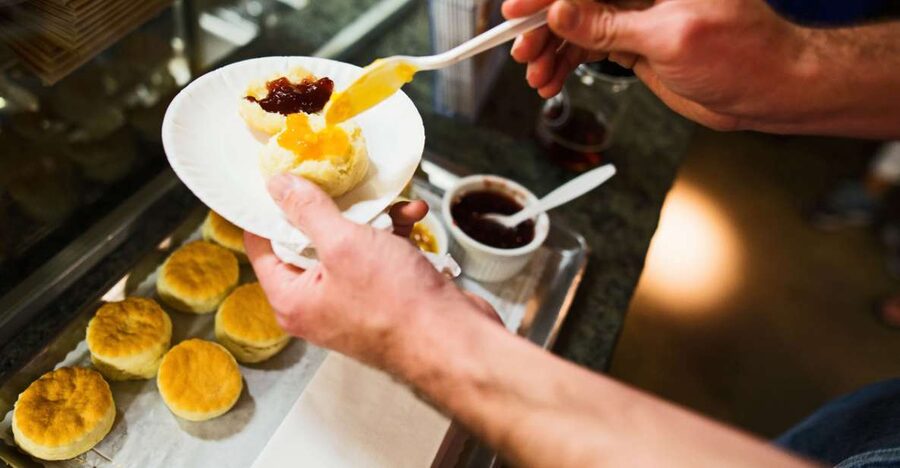 NYC: Chelsea Market & High Line Food & Culture Walking Tour - Eight tastings, from biscuit to Sicilian pizza