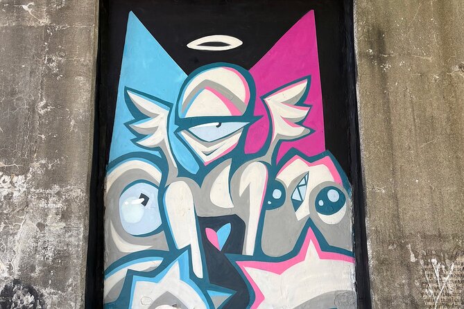 Offbeat Fulton Market Graffiti and Murals Street Art Tour - Two hours and two miles on city streets