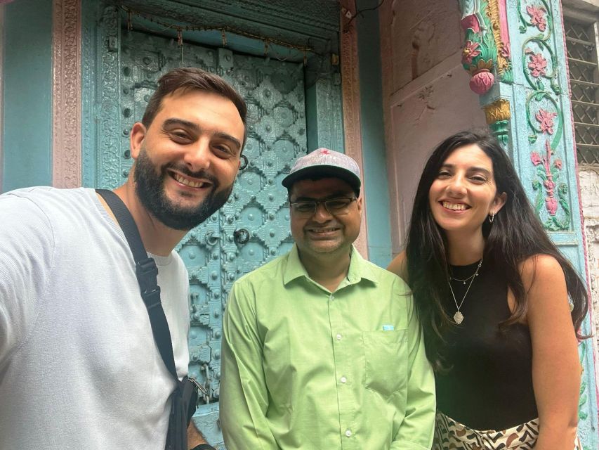 Old Delhi: Spices, Heritage and Bazaars Walking Tour - Why Old Delhi works best on foot