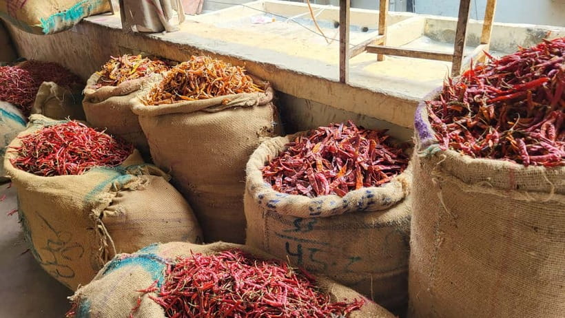 Old Delhi: Spices, Heritage and Bazaars Walking Tour - Meena Bazaar and the first look at Old Delhi