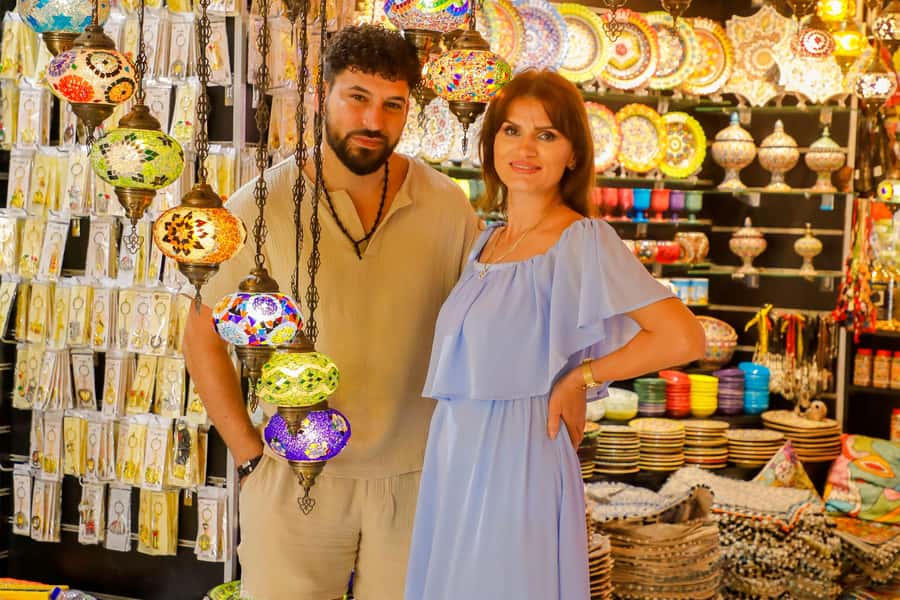 Old Dubai Guided Tour With Photographer: Souks & Street Food - Walking Al Fahidi’s narrow lanes