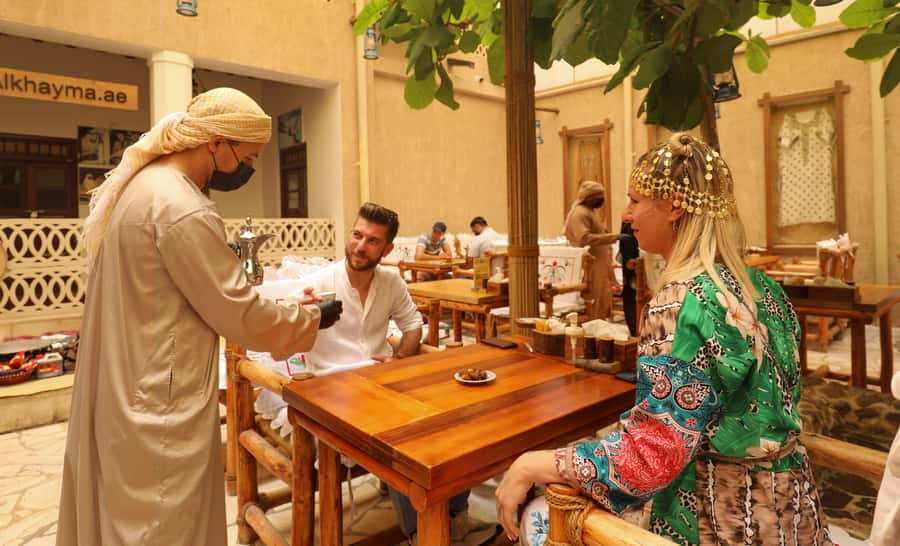 Old Dubai Guided Tour With Photographer: Souks & Street Food - A compact tour with a friendly group