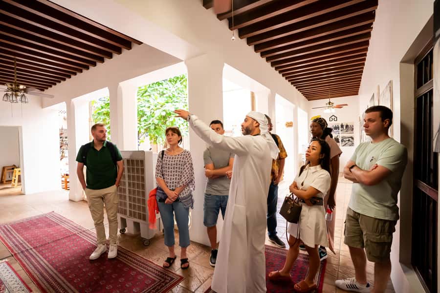Old Dubai Guided Tour With Photographer: Souks & Street Food - Arabic coffee, dates, and local food