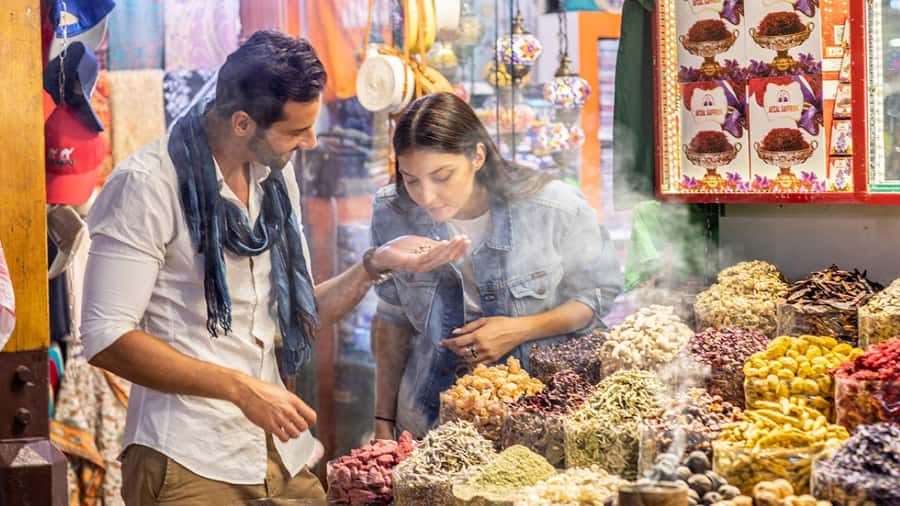 Old Dubai Heritage Tour: Souks, Mosques & more hidden gems! - Zabeel Palace and the royal photo stop