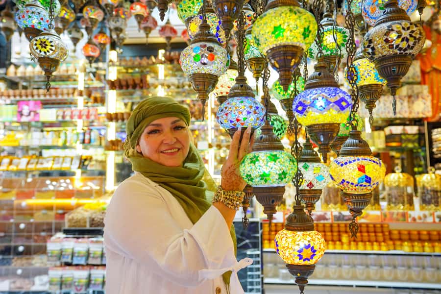 Old Dubai Historic Guided Tour: Creek, Street Food & Souks - Gold Souk: browse carefully and buy only if you want to