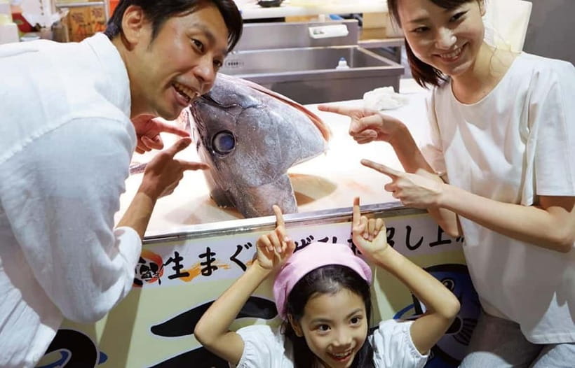 Osaka: Wakayama Cat Train, Seafood market, Hot Springs Tour - ToreTore Market and the tuna cutting show
