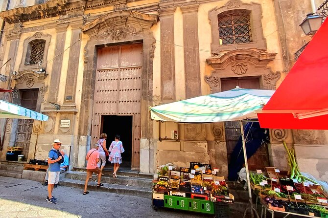 Palermo, a tour of unique monuments and colorful markets - Piazza Pretoria and the final look at Palermo’s grand side