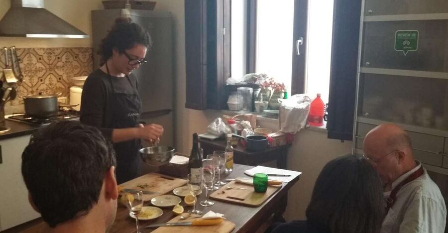 Palermo: Half-Day Cooking Class & Market Tour - The walk back adds Palermo context
