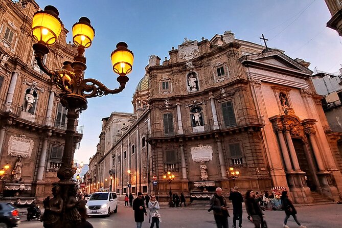 Palermo in 2 hours Main monuments and historic markets - Piazza Pretoria and the old civic center