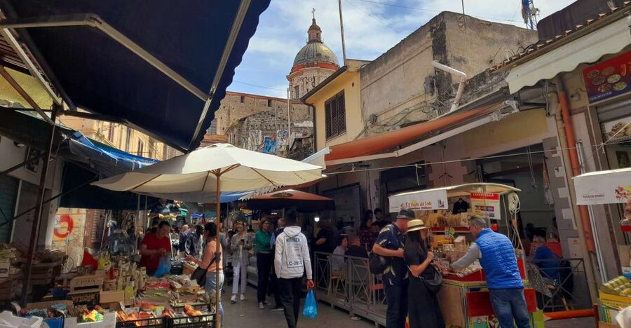 Palermo: Street Food Tour in Ballarò and Vucciria Markets - Why Palermo street food is the right introduction
