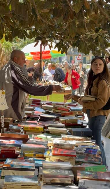 Palermo: Sunday Markets Walk with sweet break - Albergheria turns the market into a neighborhood