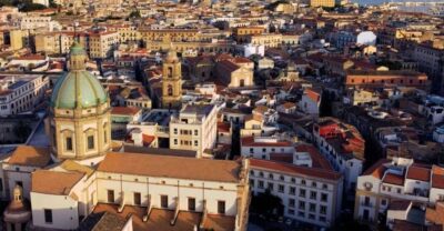 Walking Tour of Historic Markets and Monuments