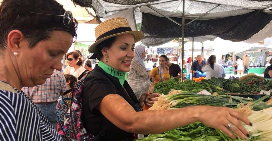 Palma: 2.5-Hour Chinatown Market Tour - Inside the local green market