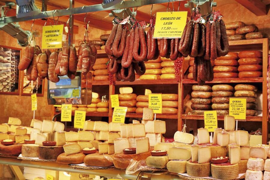Palma: 2.5-Hour Chinatown Market Tour - A look at leisure beyond sightseeing