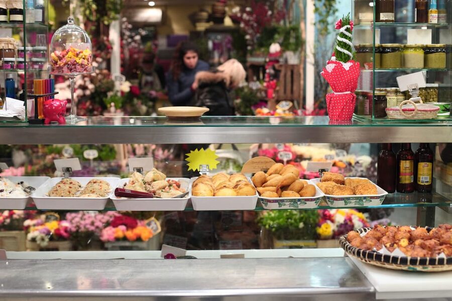 Paris: 2-Hour Aligre Market Walking Food Tour & Tasting - Guides who bring food experience