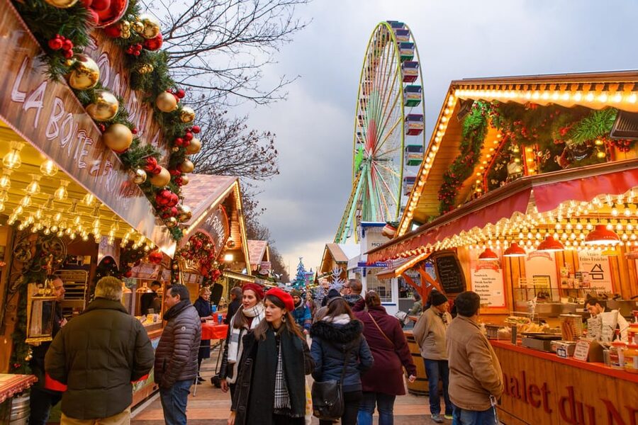 Paris: Christmas Market Guided at Notre Dame & Food Tasting - Why this Notre Dame Christmas walk works