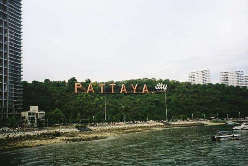 Pattaya: Buddha, Floating Market, Gems Museum Tour & Lunch - Wat Phra Yai and Pattaya’s Big Buddha