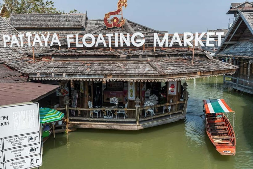 Pattaya: Floating Market Tour with Hotel Transfer & Guide - The optional boat ride through the canals