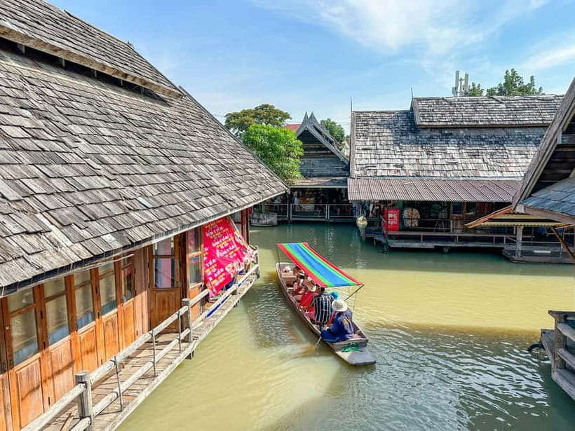 Pattaya: Floating Market Tour with Hotel Transfer & Guide - Shopping from boats and market stalls
