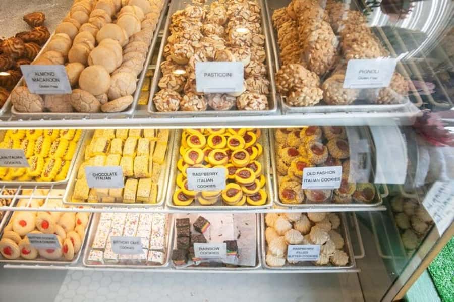 Philadelphia: Italian Market Non-Touristy Walking Food Tour - Why this South Philly food walk feels different