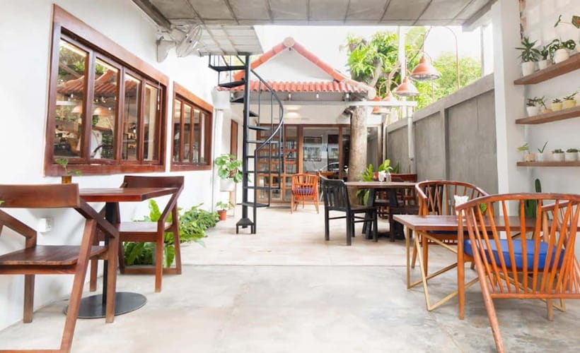 Phnom Penh: Morning Foodie, Market Walking & Street Art Tour - Street art around Boeung Kak 1