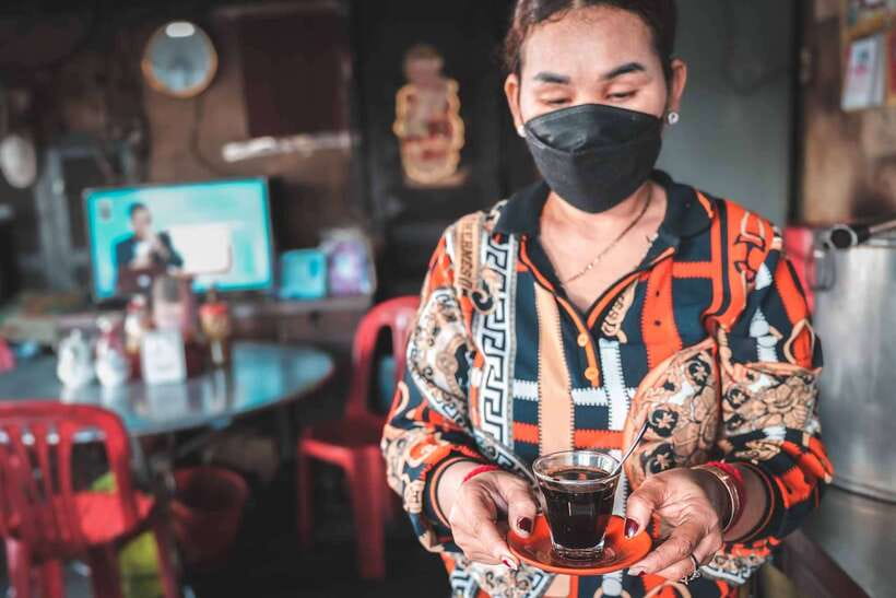 Phnom Penh: Morning Market & Guided Breakfast Tour by Tuktuk - A breakfast tour built around local routines
