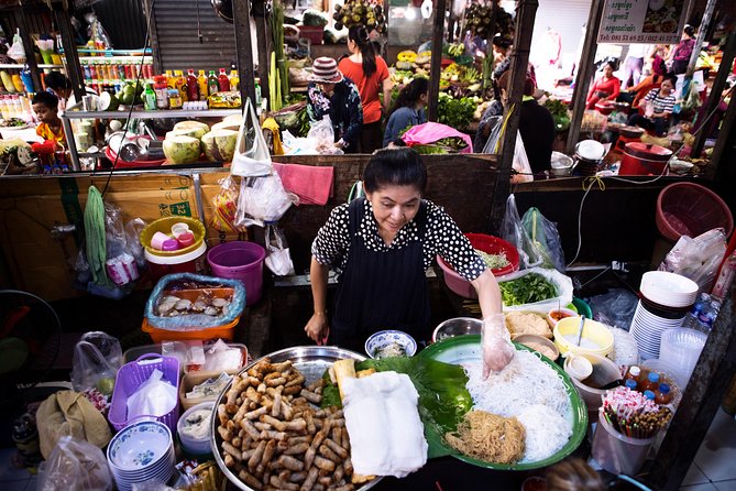 Phnom Penh's Morning Market and Street Art Tour by Tuk tuk - Boeung Keng Kang Market: breakfast with a local rhythm