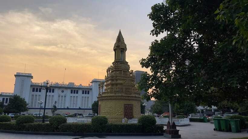 Phnom Phnom: Local Market & Culture Walking of City Tour - What Slina adds to the walk