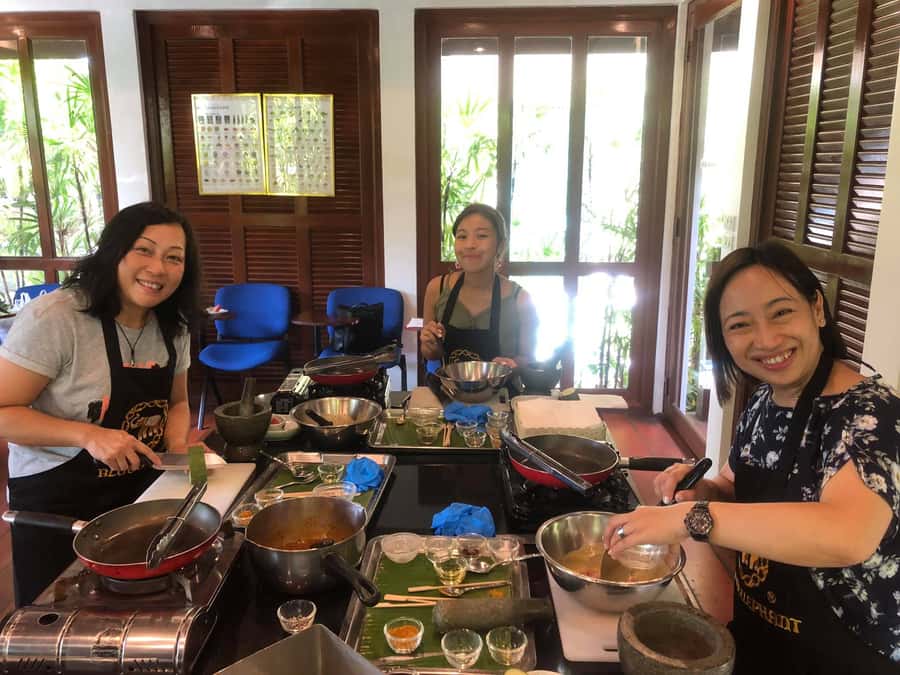 Phuket - Blue Elephant Thai Cooking Class with Market Tour - Who will get the most from this class