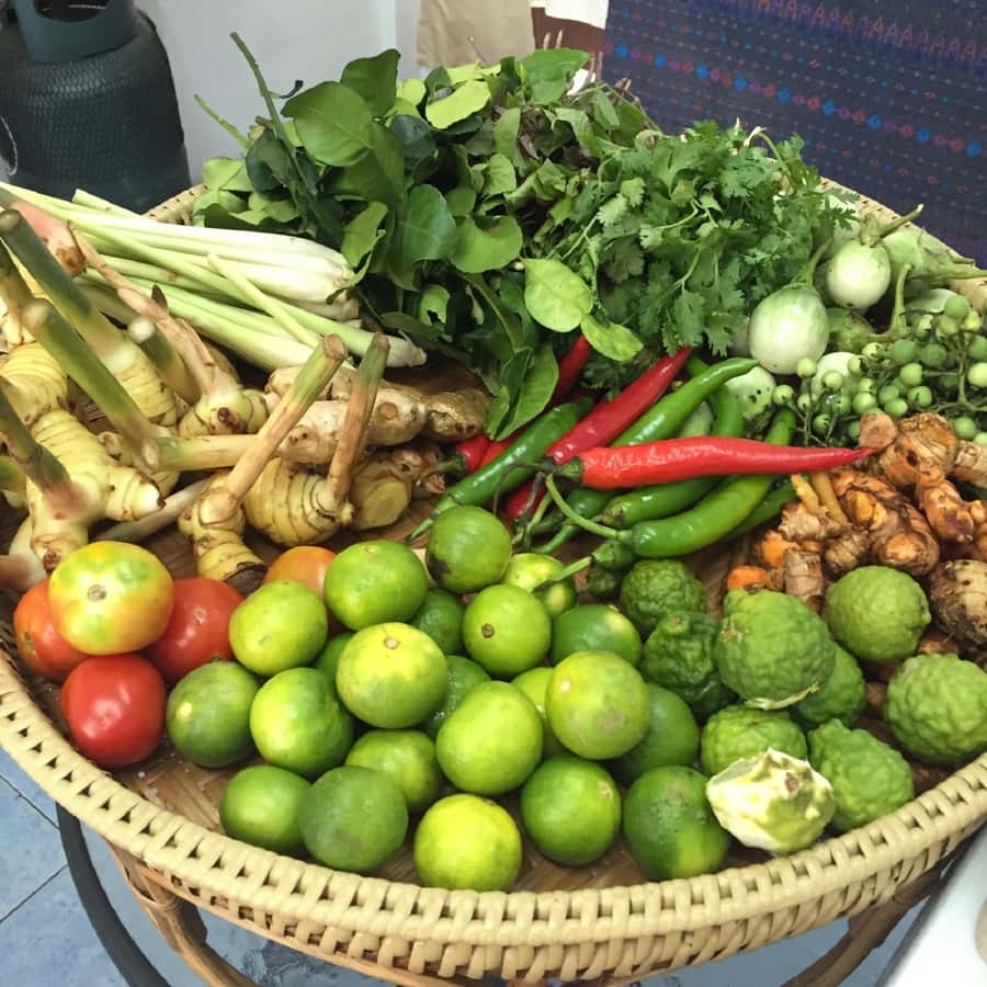 Phuket: Half Day Easy Thai Cooking Class & Local Market Tour - A Phuket cooking class that starts at the market