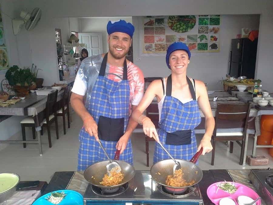 Phuket: Half Day Easy Thai Cooking Class & Local Market Tour - What you actually eat