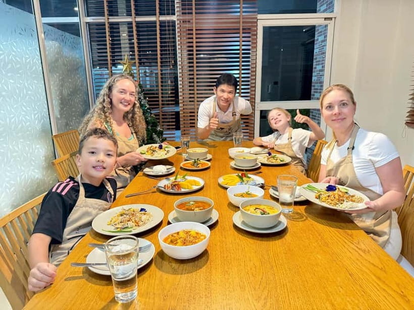 Phuket: Thai Cooking Class with 4 Dishes and Market Visit - Simple logistics that matter