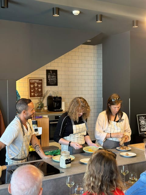 Porto: Local Market Tour & Cooking Class/Showcooking - Starting at Mercado do Bolhão with Ana